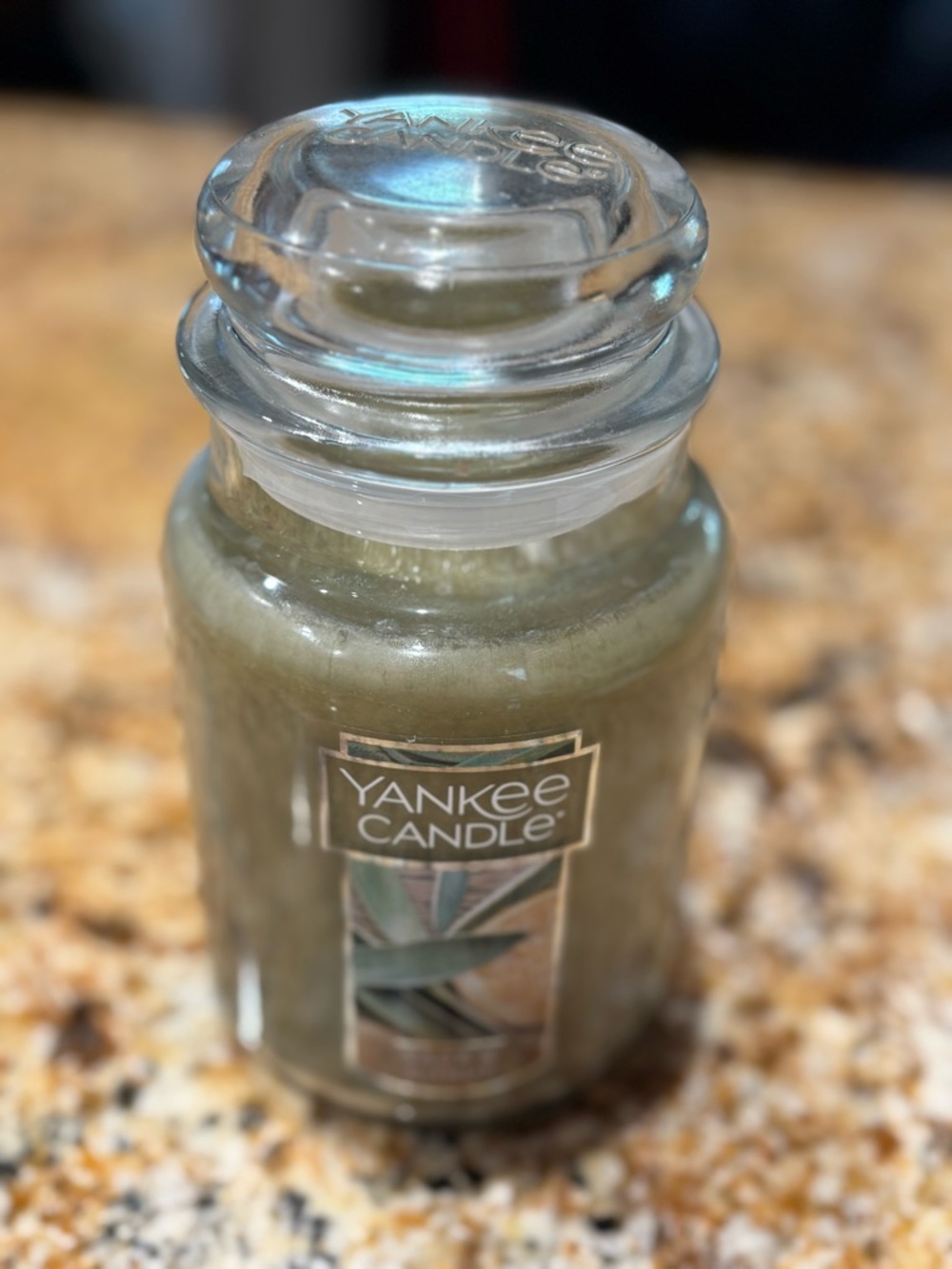 Yankee Candle Olive-Green Classic Jar